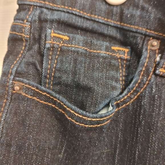 Curvy Jeans 3 - Picture 4 of 9